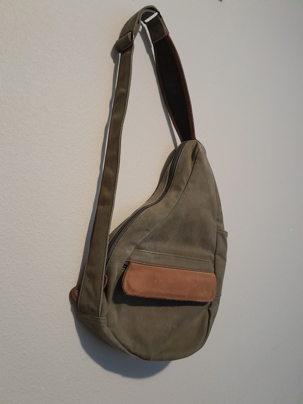 L.L. Bean Olive Green Canvas Men’s Crossbody / Shoulder Bag - Picture 4 of 9